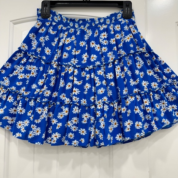 Skies Are Blue Ruffled Skirt - Picture 3 of 6